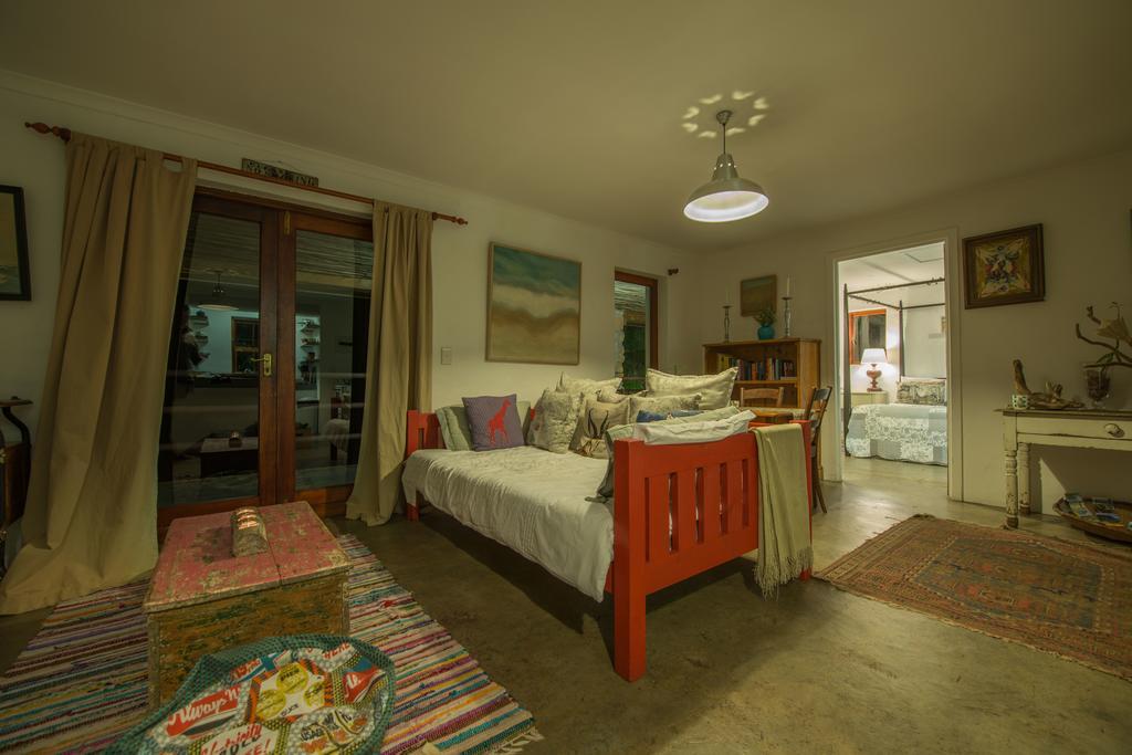 Stone Cottage Self-Catering Apartments เพลตเตนเบิร์กเบย์ ภายนอก รูปภาพ