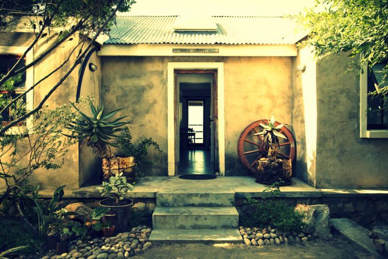 Stone Cottage Self-Catering Apartments เพลตเตนเบิร์กเบย์ ภายนอก รูปภาพ